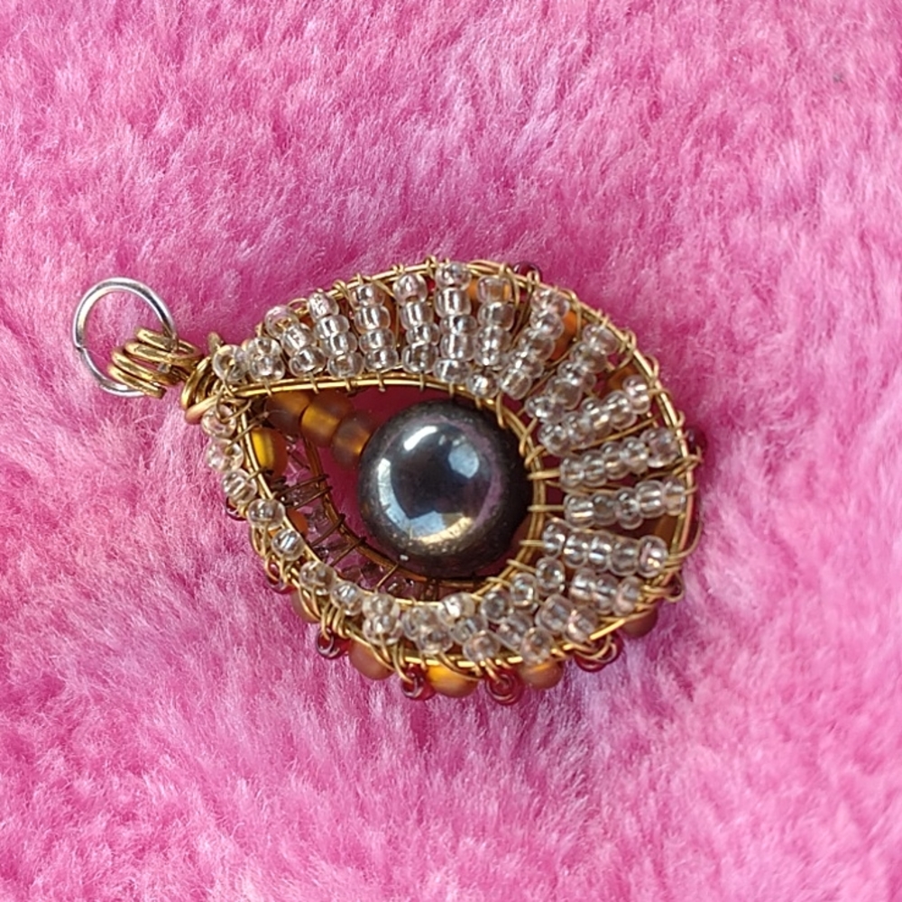NWT Gorgeous Handcrafted Hematite Teardrop Pendant